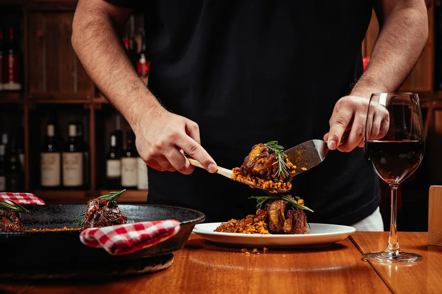 Dish, low key light. Food photography in Dubai by Artur Begel