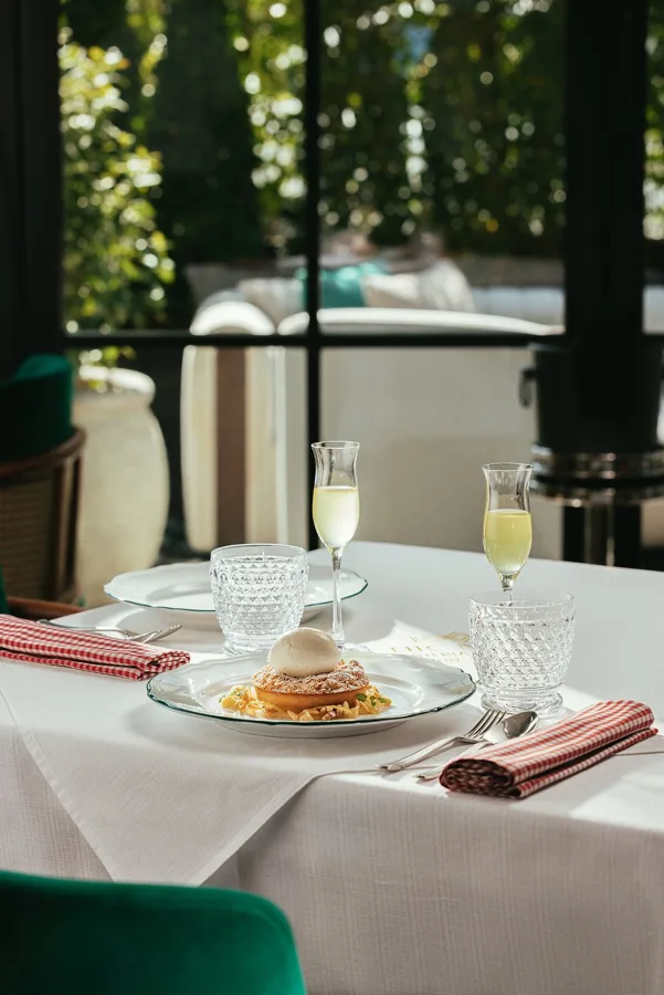 Dish, high key light. Food photography in Dubai by Artur Begel