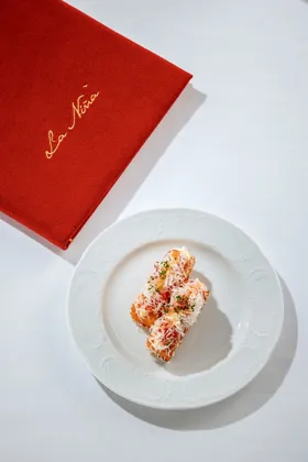Dish, high key light. Food photography in Dubai by Artur Begel