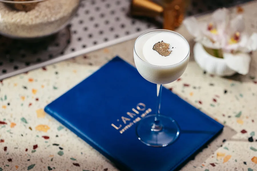 Drink, high key light. Food photography in Dubai by Artur Begel
