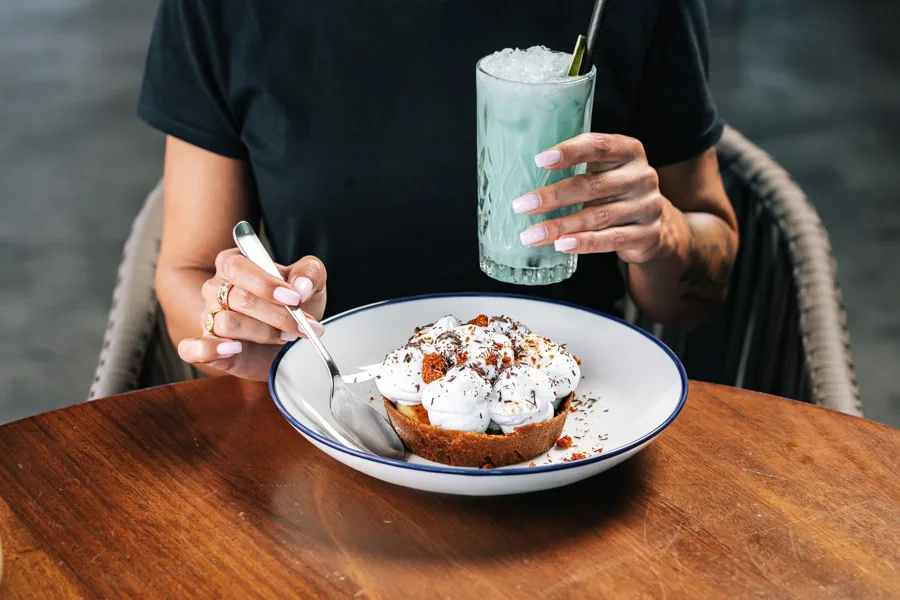 Drink, high key light. Food photography in Dubai by Artur Begel
