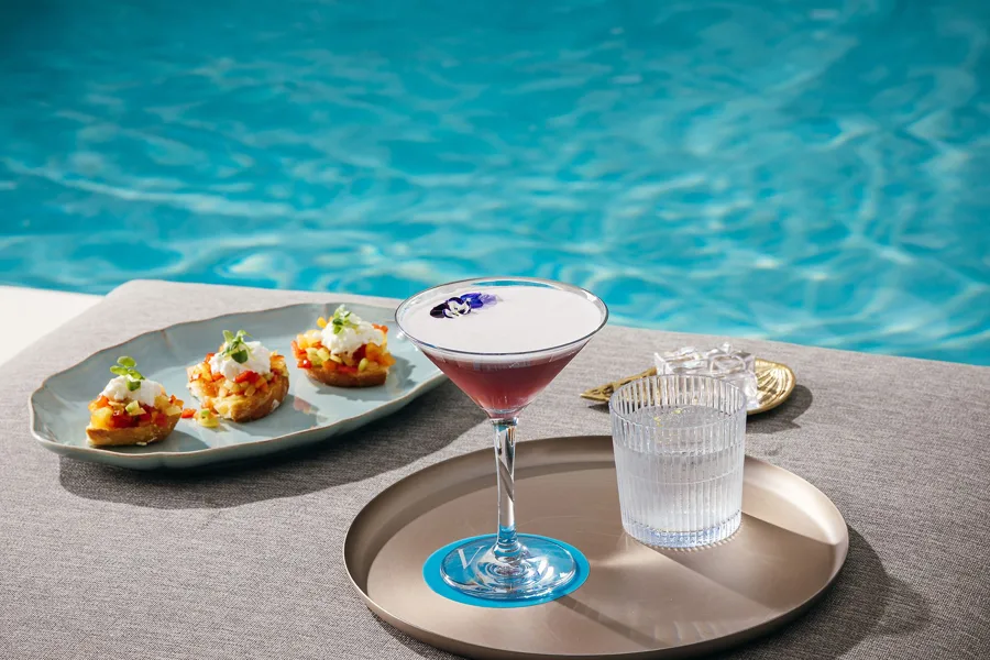 Drink, high key light. Food photography in Dubai by Artur Begel