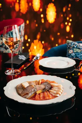 Dish, low key light. Food photography in Dubai by Artur Begel