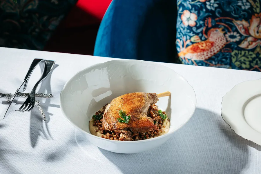 Dish, high key light. Food photography in Dubai by Artur Begel