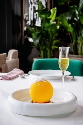 Dish, high key light. Food photography in Dubai by Artur Begel