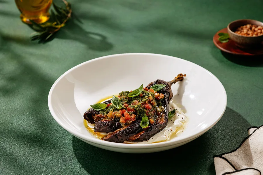 Dish, high key light. Food photography in Dubai by Artur Begel