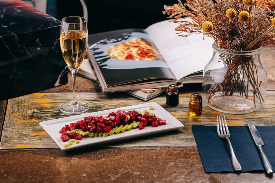 Dish, high key light. Food photography in Dubai by Artur Begel