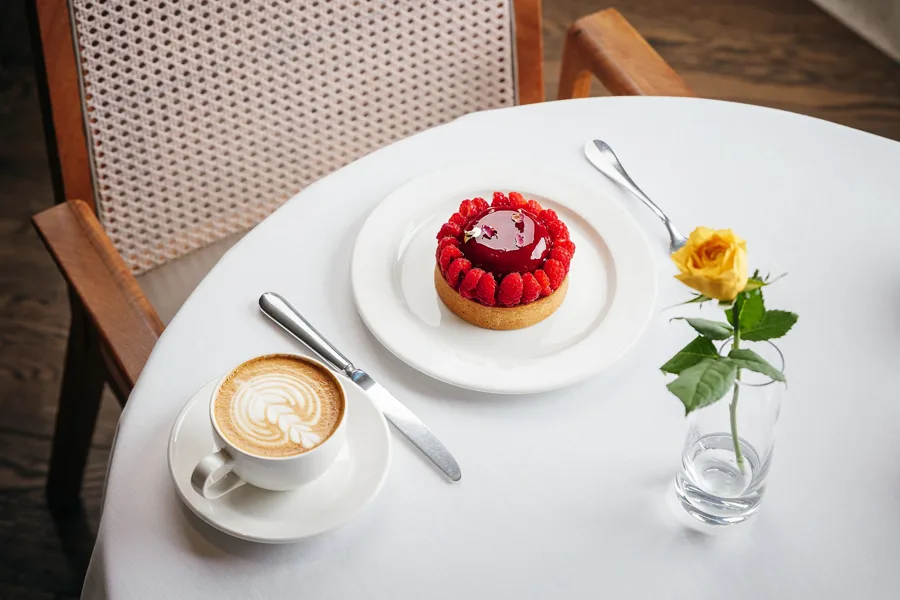 Dish, high key light. Food photography in Dubai by Artur Begel