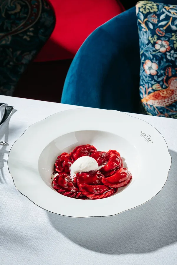 Dish, high key light. Food photography in Dubai by Artur Begel