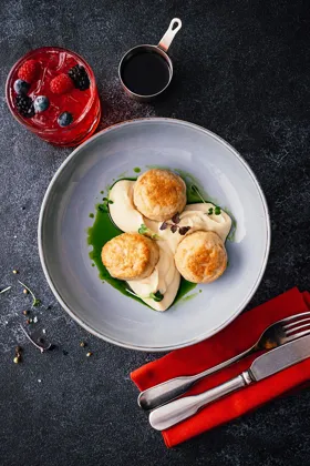 Dish, low key light. Food photography in Dubai by Artur Begel