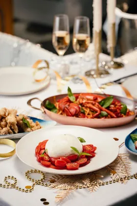 Dish, high key light. Food photography in Dubai by Artur Begel