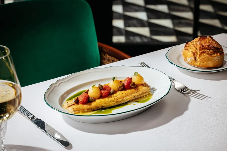 Dish, high key light. Food photography in Dubai by Artur Begel