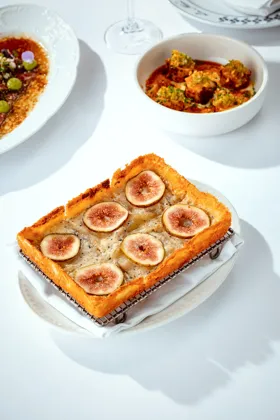 Dish, high key light. Food photography in Dubai by Artur Begel