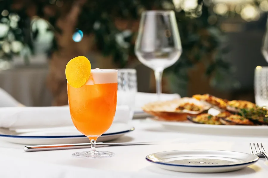 Drink, high key light. Food photography in Dubai by Artur Begel