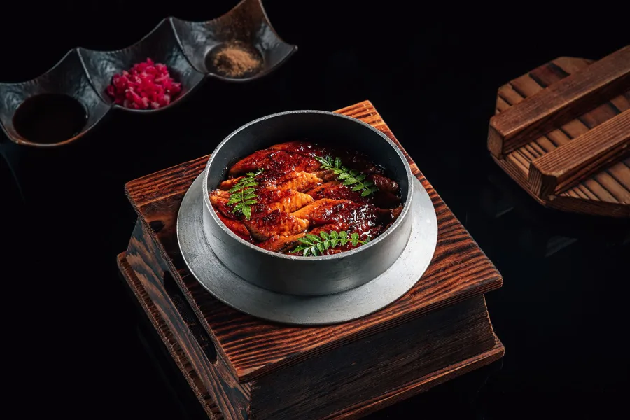 Dish, low key light. Food photography in Dubai by Artur Begel