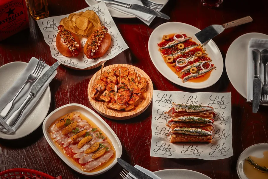 Dish, low key light. Food photography in Dubai by Artur Begel