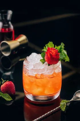 Drink, low key light. Food photography in Dubai by Artur Begel