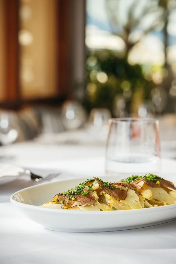 Dish, high key light. Food photography in Dubai by Artur Begel