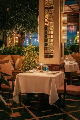 Interior. Food photography in Dubai by Artur Begel