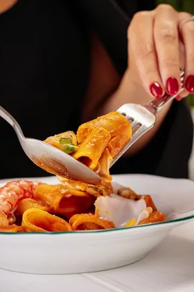 Dish, high key light. Food photography in Dubai by Artur Begel