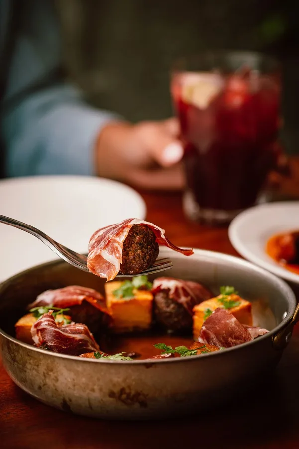 Dish, low key light. Food photography in Dubai by Artur Begel