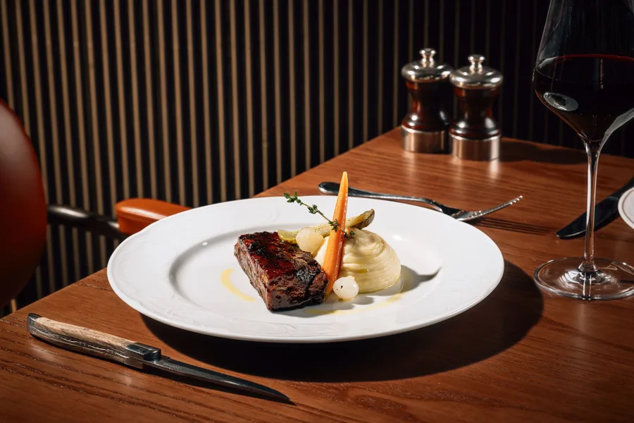 Dish, low key light. Food photography in Dubai by Artur Begel