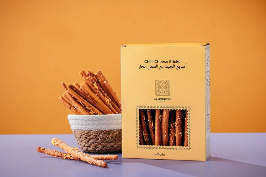 Food photos and reels for social media: Al Mukhtar Bakery, hard flash light. Photo by Artur Begel