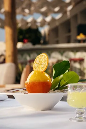 Dish at Be Beach, editorial light. Food photography in Dubai by Artur Begel