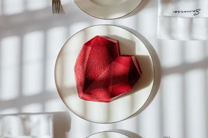 Interior of La Famiglia restaurant, high key light. Food photography in Dubai by Artur Begel