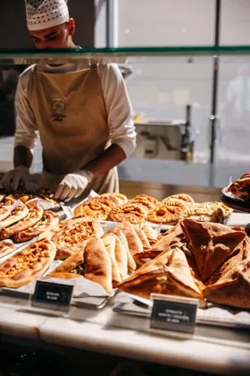 Dish at Al Mukhtar Bakery, natural light. Food photography in Dubai by Artur Begel