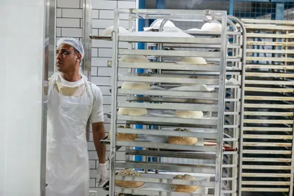 Dish at Al Mukhtar Bakery, natural light. Food photography in Dubai by Artur Begel