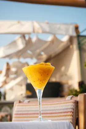 Drink at Be Beach, natural light. Food photography in Dubai by Artur Begel