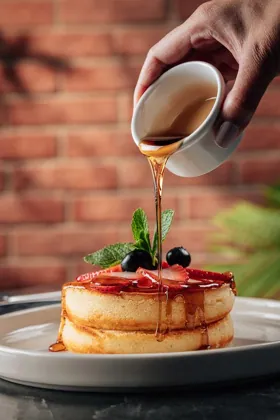 Dish at Joe's Backyard, hard flash light. Food photography in Dubai by Artur Begel
