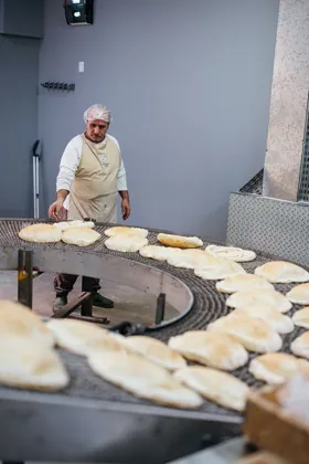 Dish at Al Mukhtar Bakery, natural light. Food photography in Dubai by Artur Begel