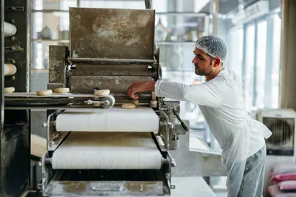 Dish at Al Mukhtar Bakery, natural light. Food photography in Dubai by Artur Begel