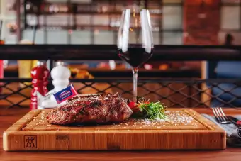 Chicago Meatpackers, F&B photography by Artur Begel