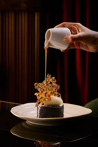 Kapitol, F&B photography by Artur Begel